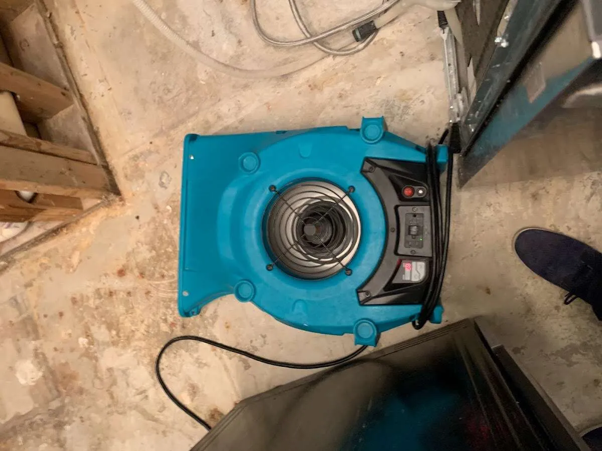 Air mover drying equipment for Mold Remediation & Removal in North Tonawanda